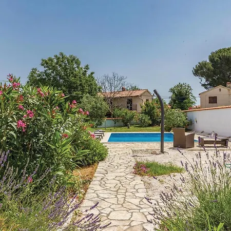 Lovely In With Kitchen Holiday home Sisan
