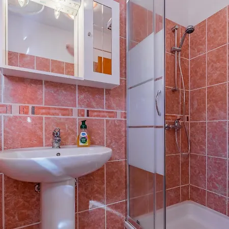 Lovely In With Kitchen Holiday home *