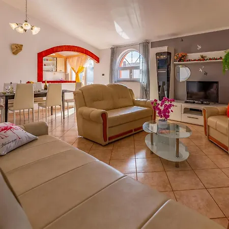 Lovely In With Kitchen