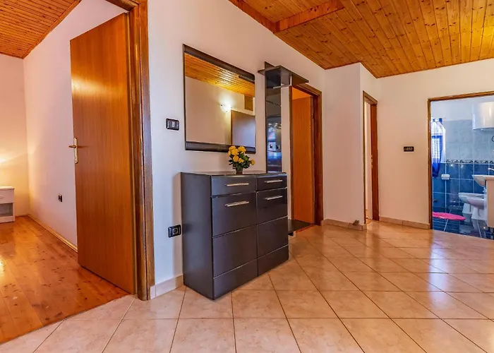 In With Wifi Σπίτι διακοπών Šišan