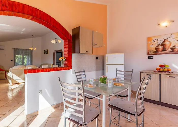 Σπίτι διακοπών In With Wifi *