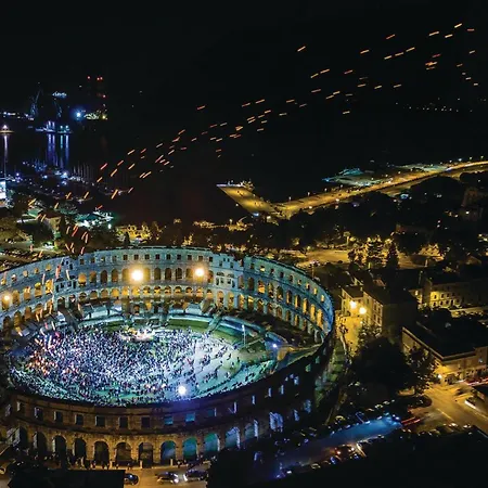 In With Wifi Vakantiehuis Šišan